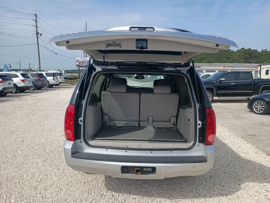 2013 GMC Yukon XL SLT 1500 photo