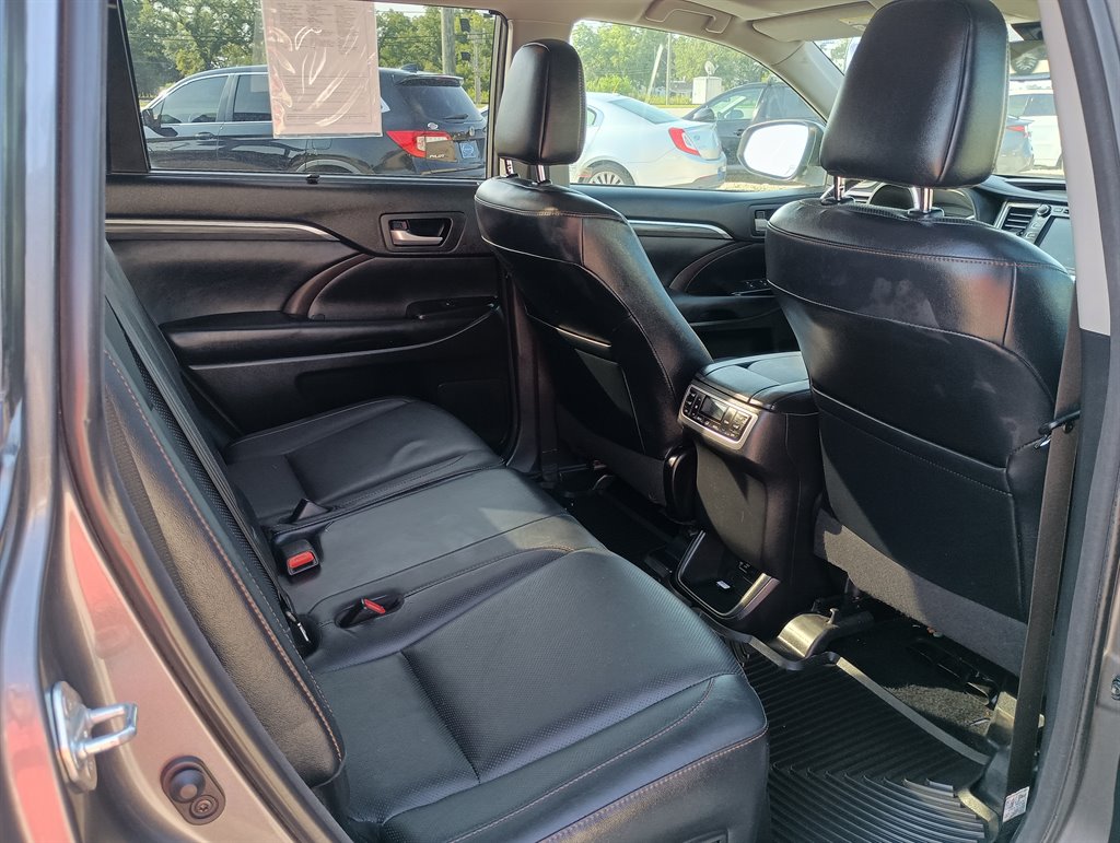 2018 Toyota Highlander - $22,291