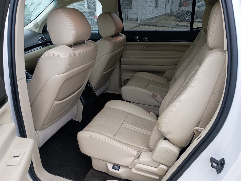 2019 Lincoln Navigator - $19,991