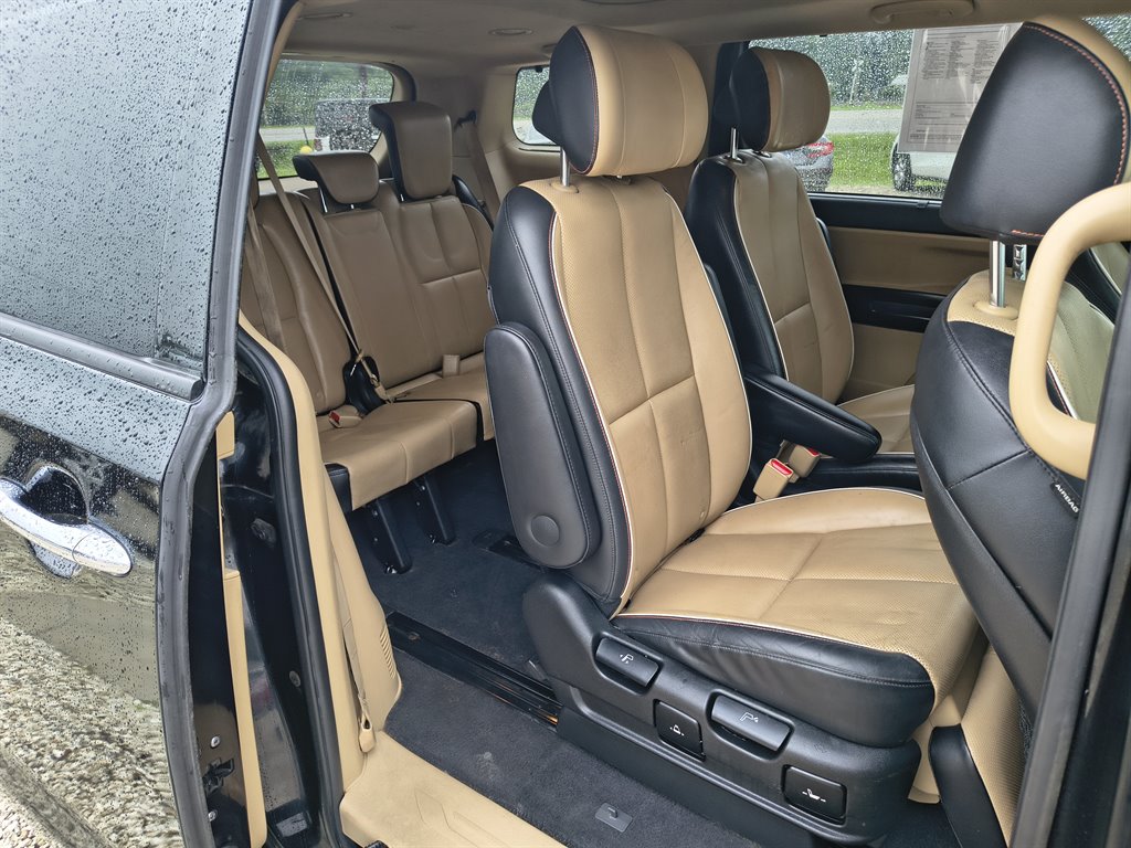 2015 Kia Sedona - $8,499