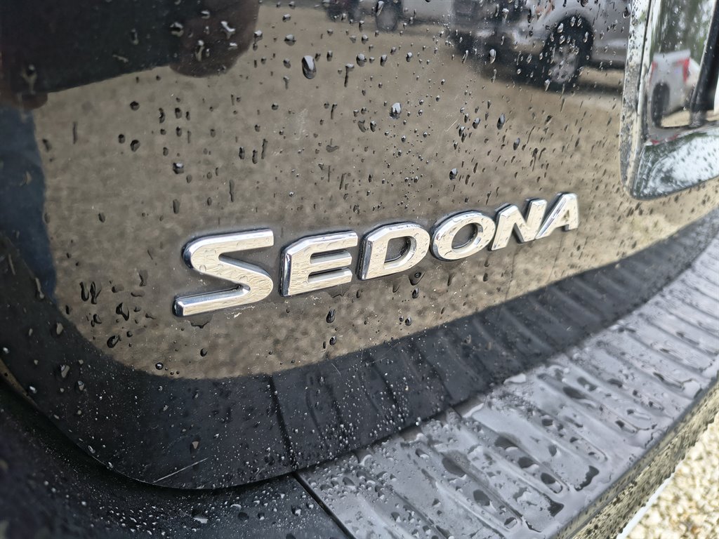 2015 Kia Sedona - $8,499