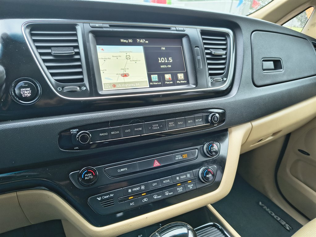 2015 Kia Sedona - $8,499