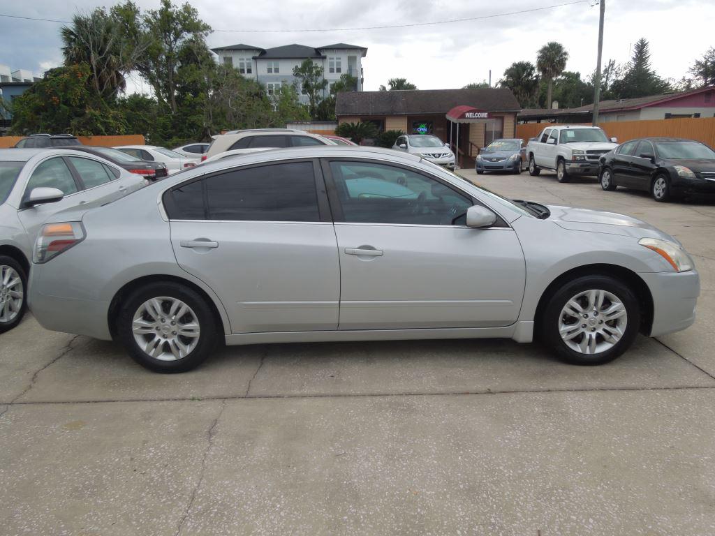 2011 Nissan Altima 2.5 photo