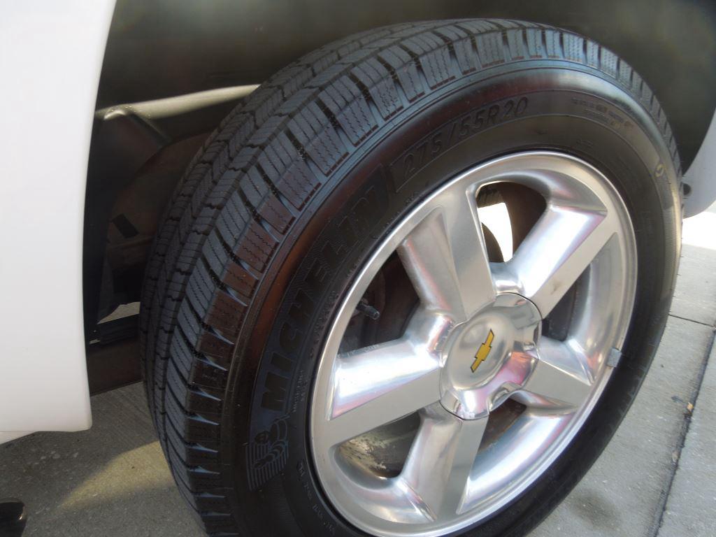2005 Chevrolet Avalanche - $13,800