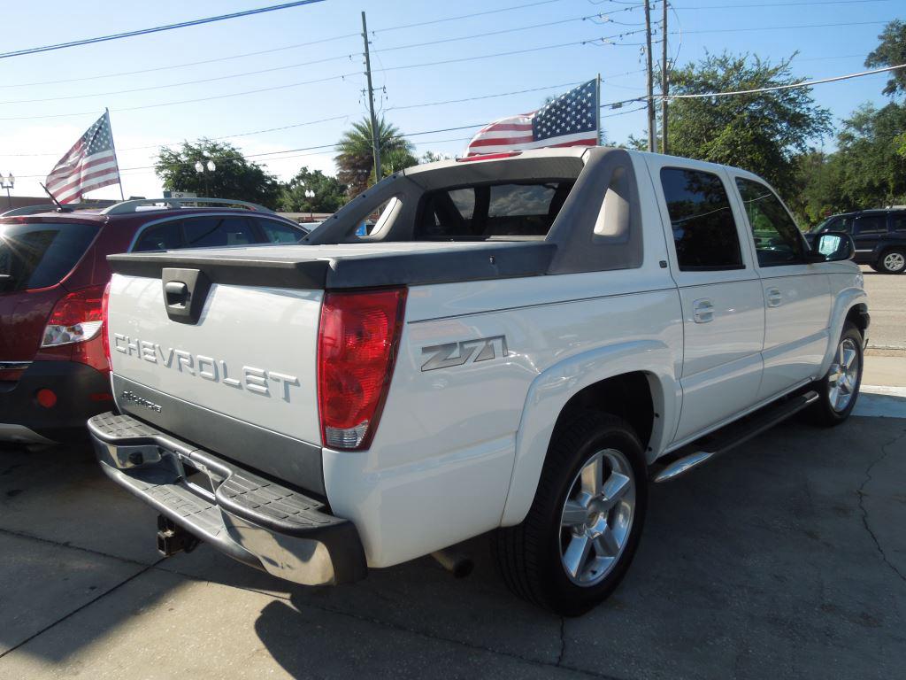 2005 Chevrolet Avalanche - $13,800