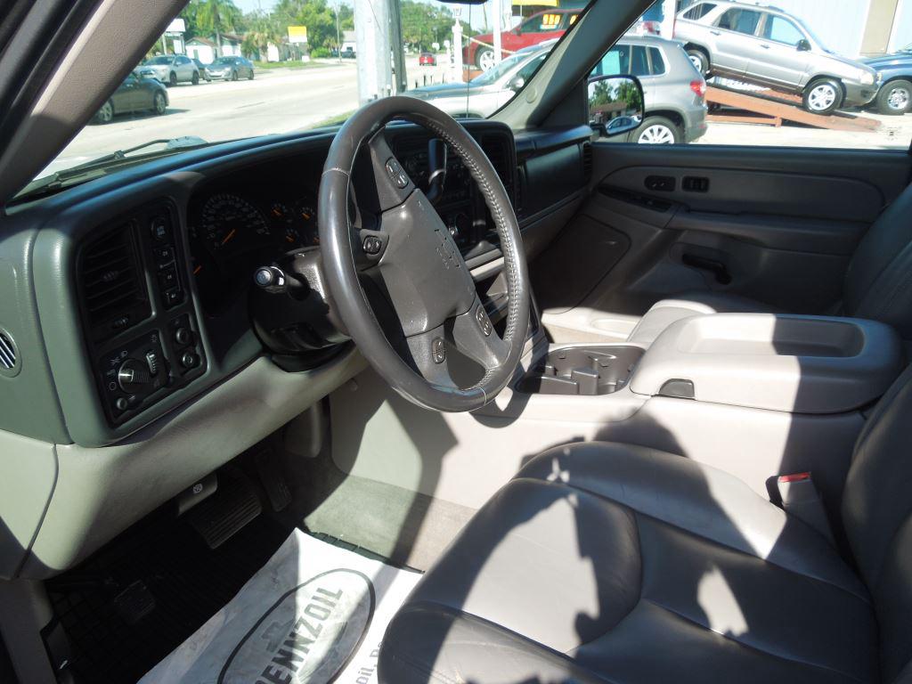 2005 Chevrolet Avalanche - $13,800