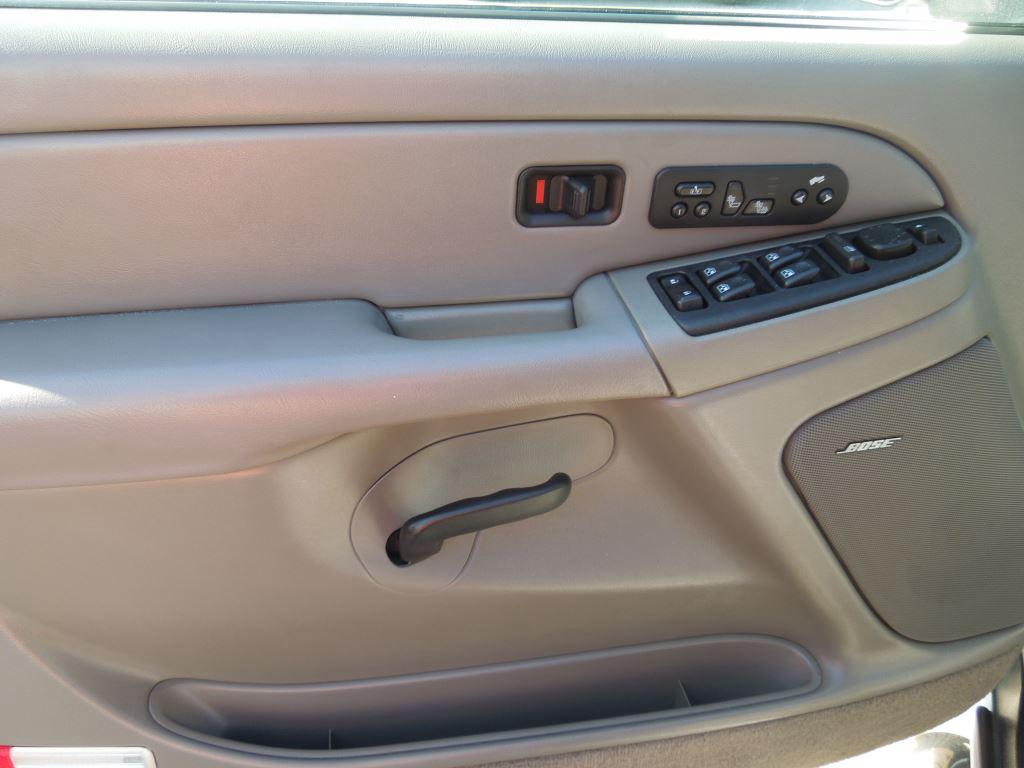 2005 Chevrolet Avalanche - $13,800