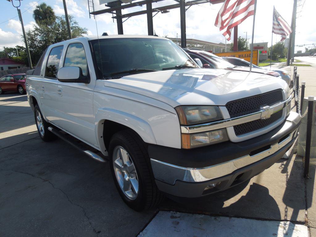 2005 Chevrolet Avalanche - $13,800