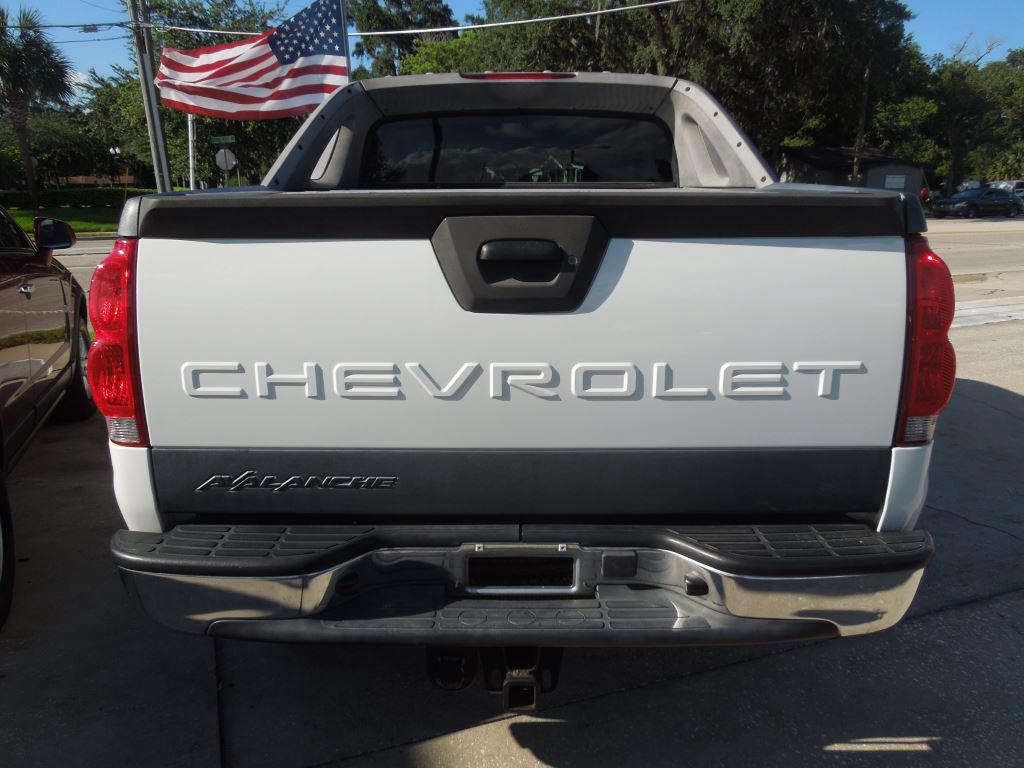 2005 Chevrolet Avalanche - $13,800