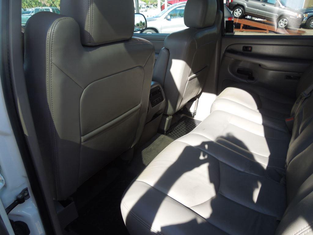2005 Chevrolet Avalanche - $13,800