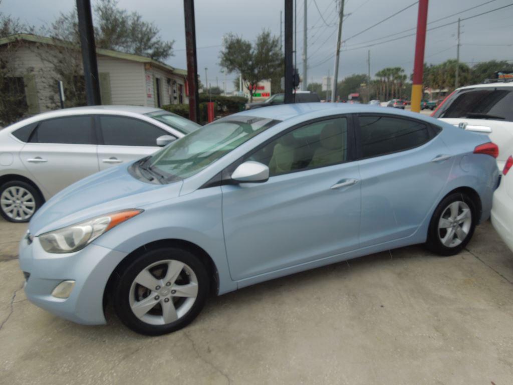 2013 Hyundai Elantra GLS photo