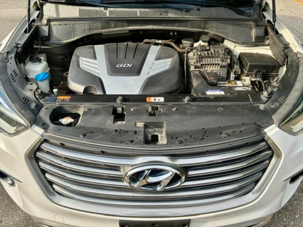 2017 Hyundai Santa Fe - $10,995