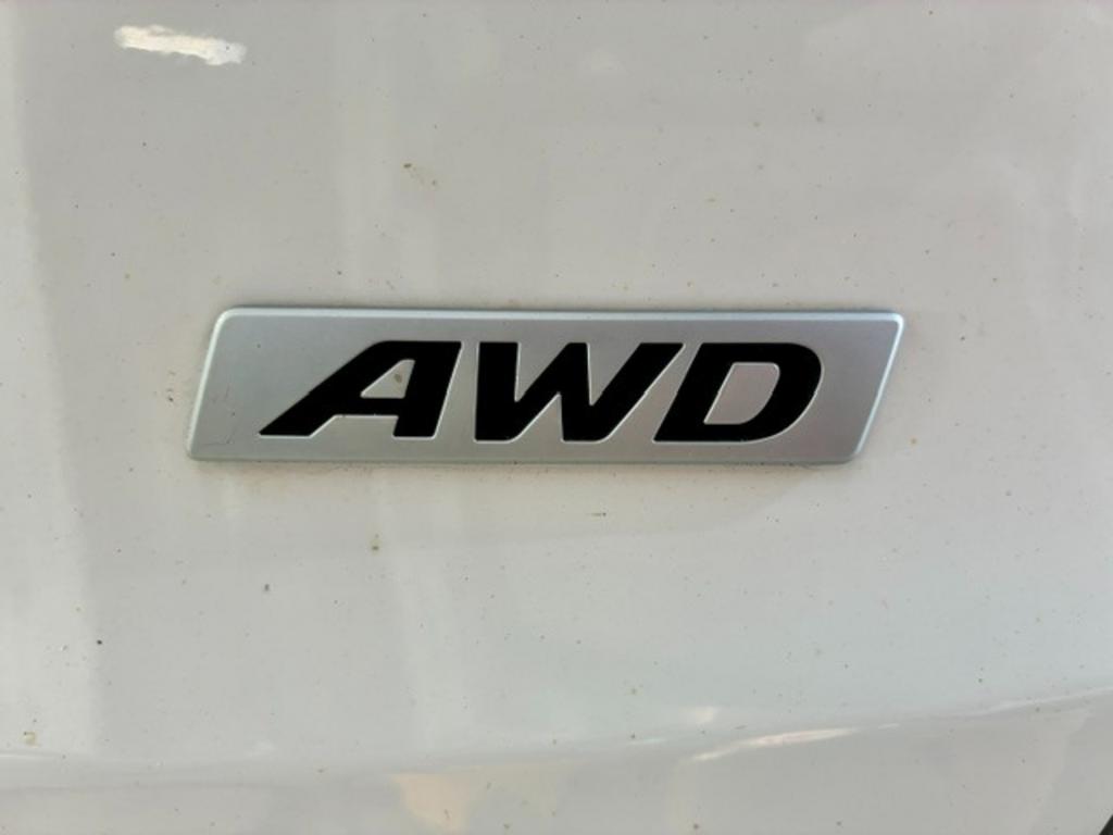 2017 Hyundai Santa Fe - $10,995