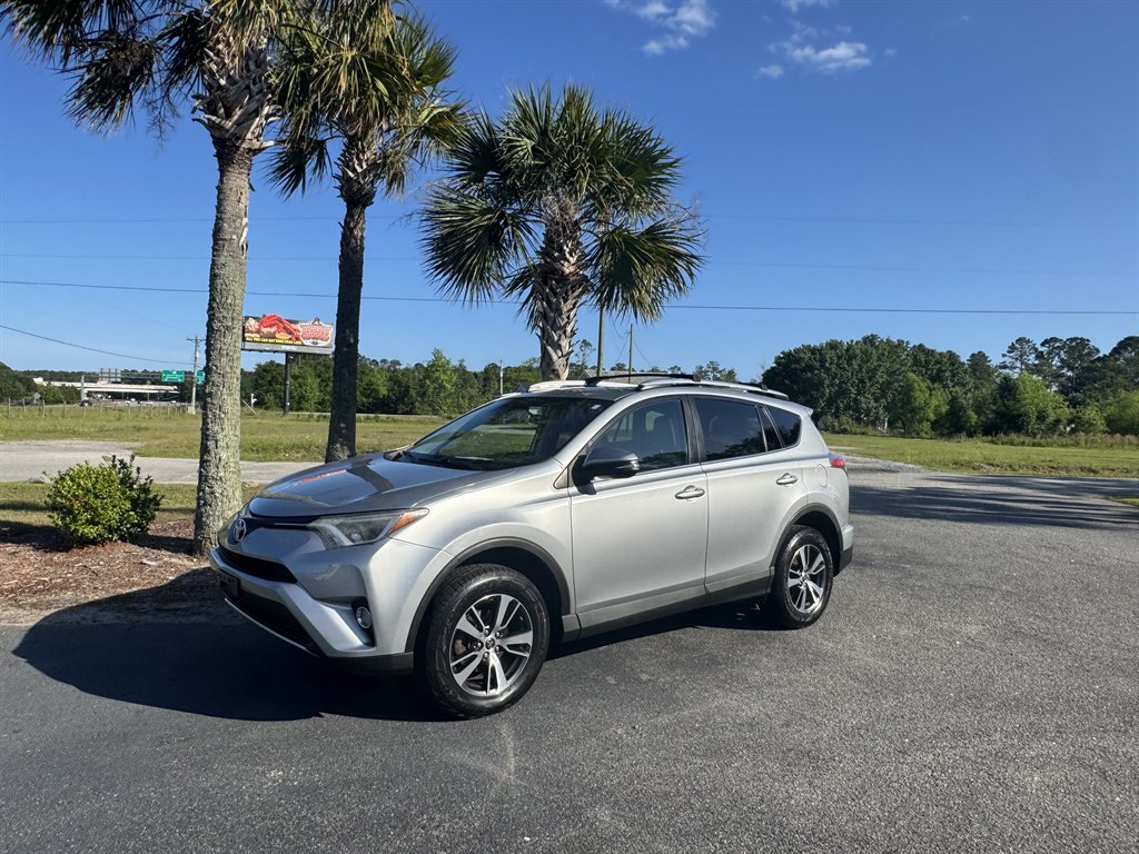 2016 Toyota RAV4 XLE photo