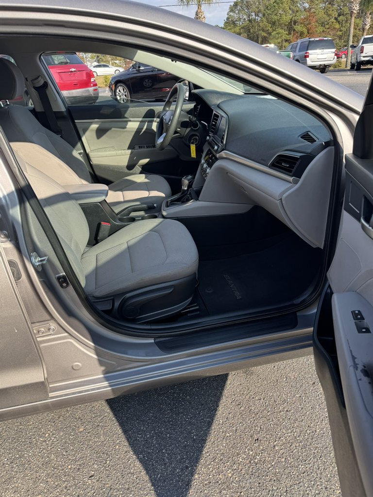 2020 Hyundai Elantra - $14,900