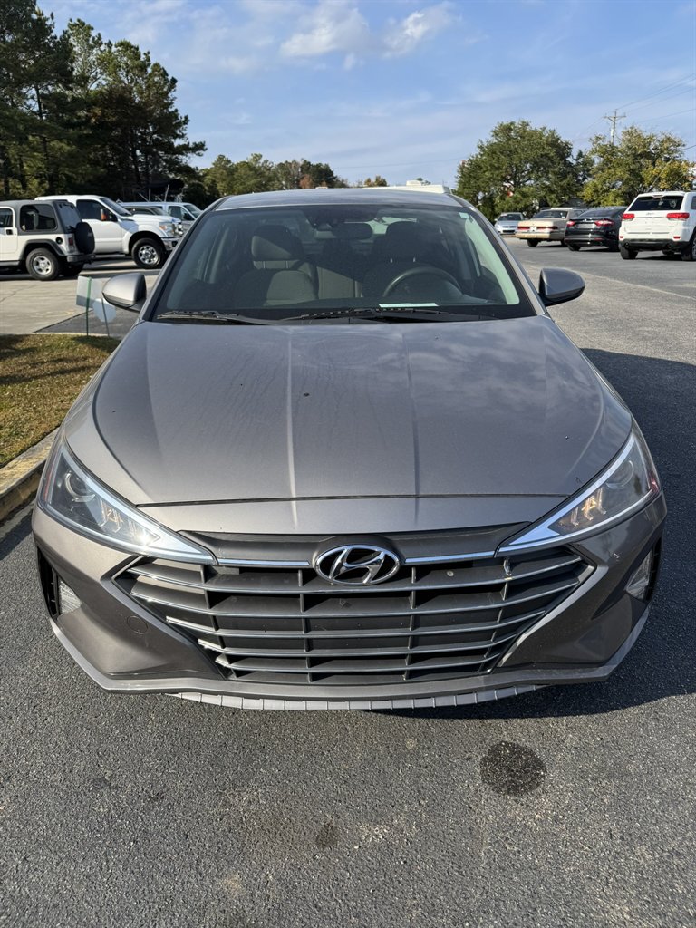 2020 Hyundai Elantra - $14,900