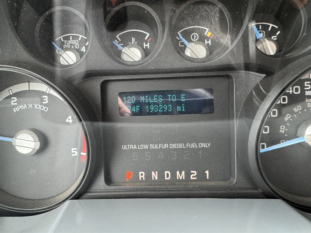 2016 Ford F-450 - $25,900