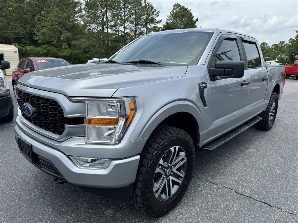 2021 Ford F-150 - $31,995