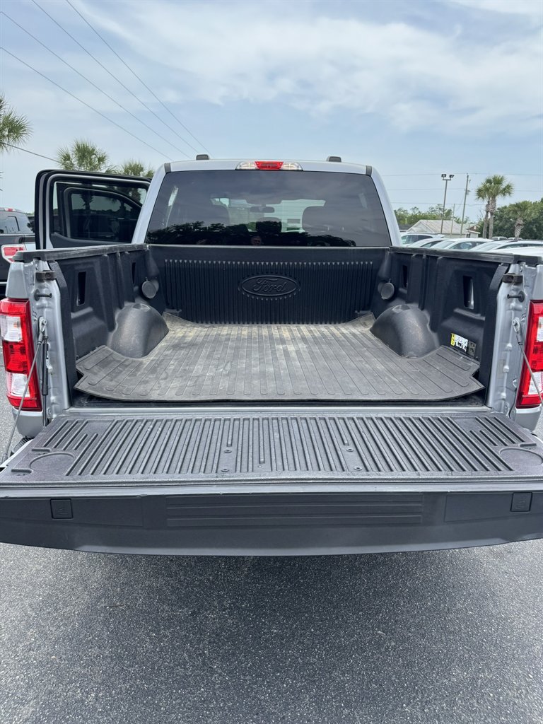 2021 Ford F-150 - $31,995
