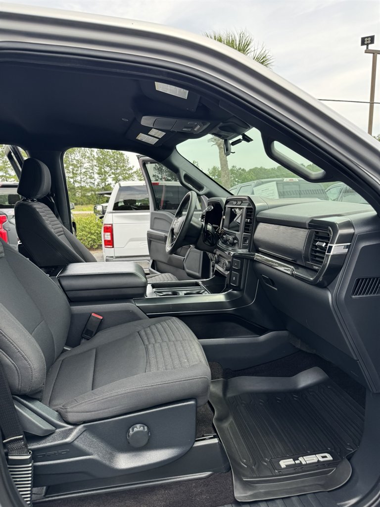 2021 Ford F-150 - $31,995