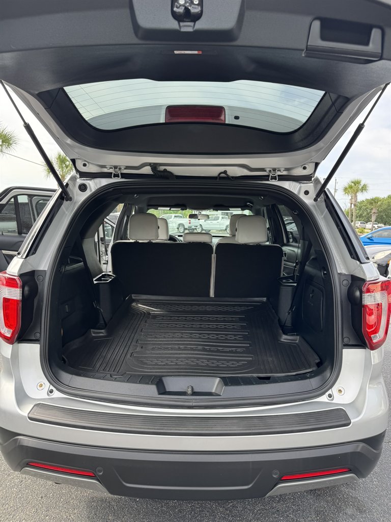2019 Ford Explorer - $21,995