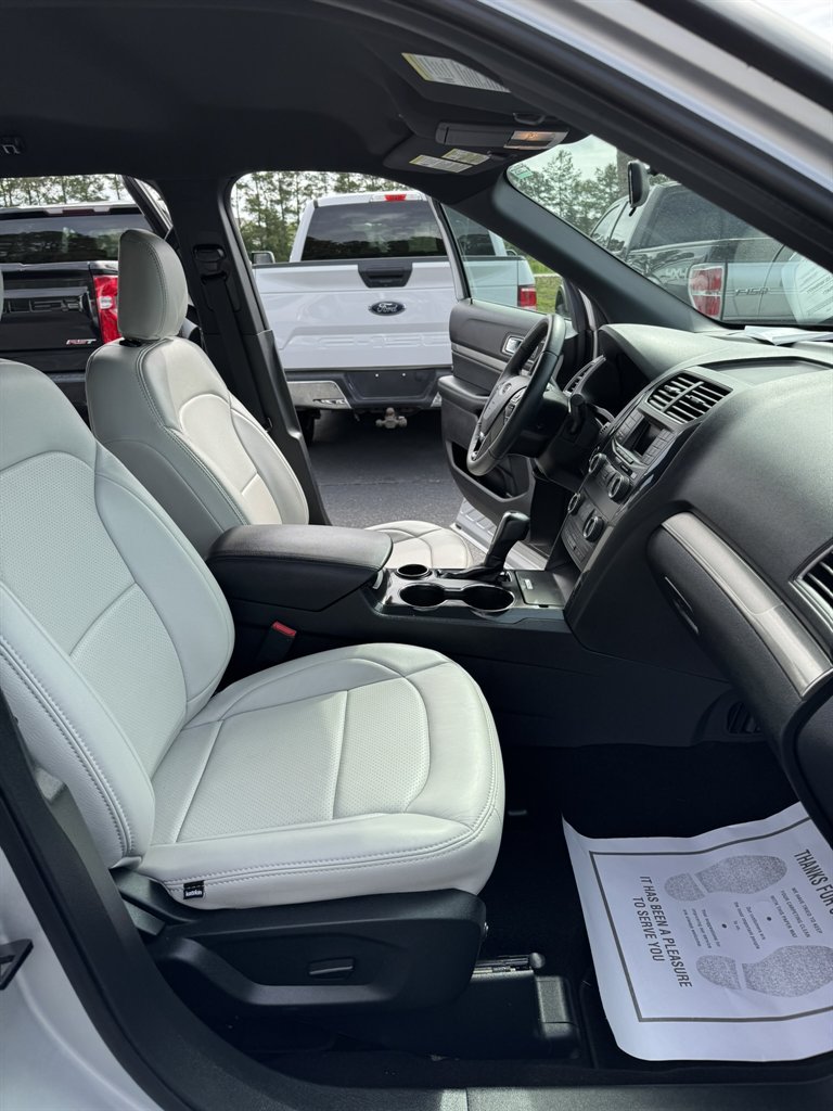 2019 Ford Explorer - $21,995