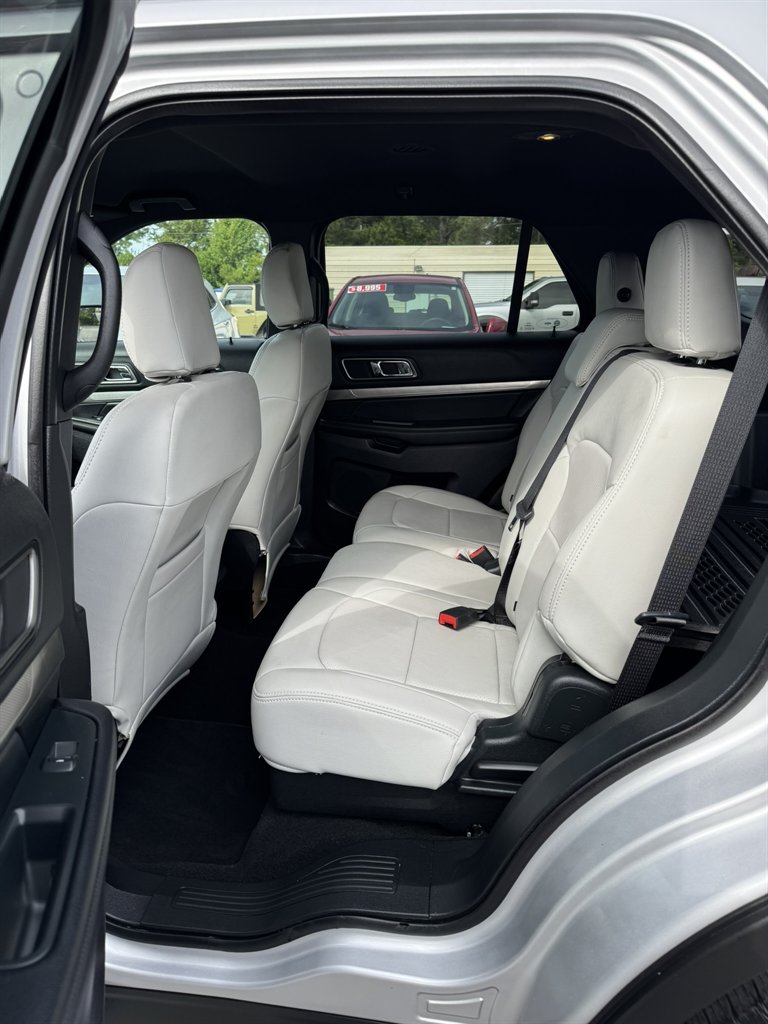 2019 Ford Explorer - $21,995
