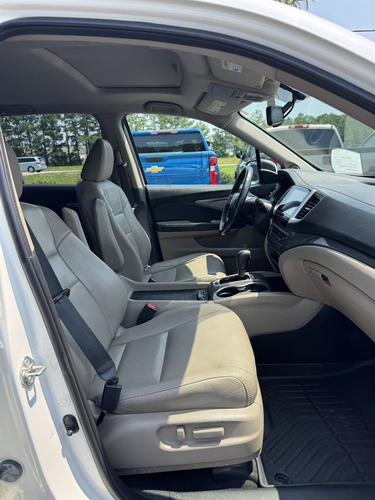 2017 Honda Pilot - $10,995