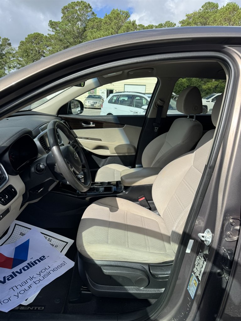 2019 Kia Sorento - $10,995