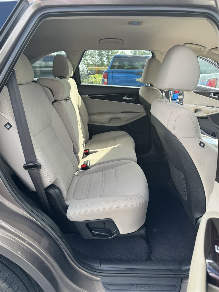 2019 Kia Sorento - $10,995