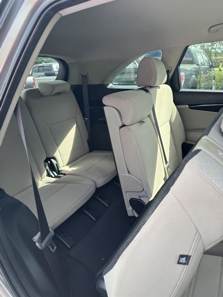 2019 Kia Sorento - $10,995