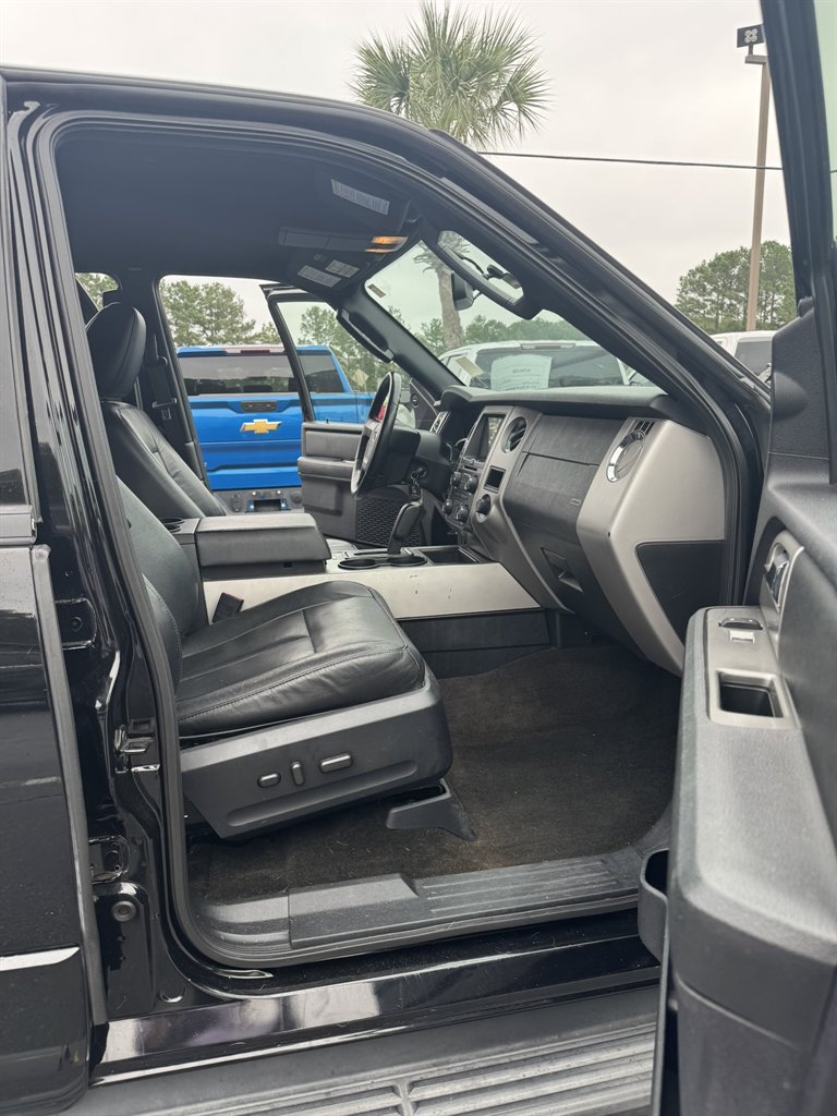 2017 Ford Expedition - $15,995