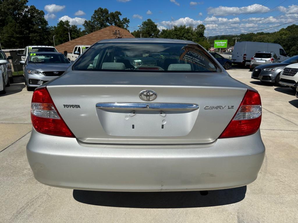 2004 Toyota Camry LE photo