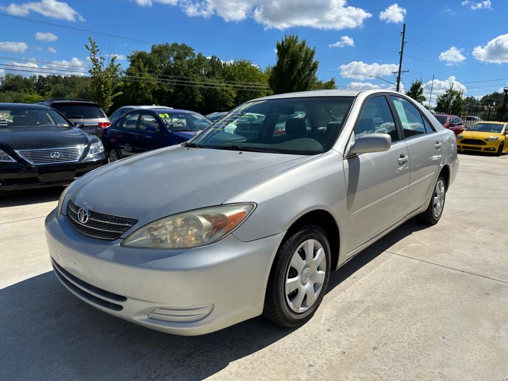 2004 Toyota Camry LE photo
