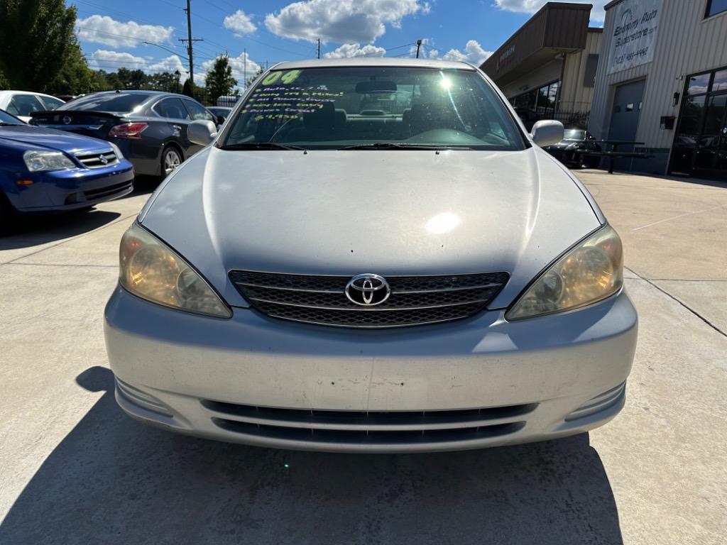 2004 Toyota Camry LE photo