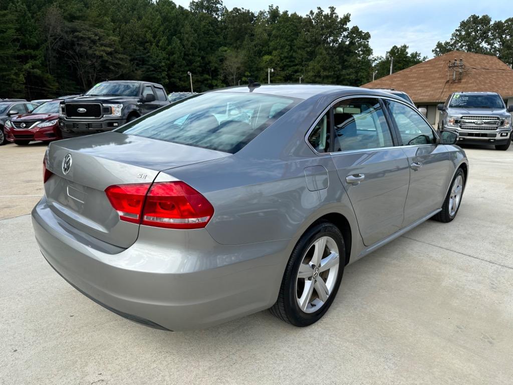 2013 Volkswagen Passat SE PZEV photo