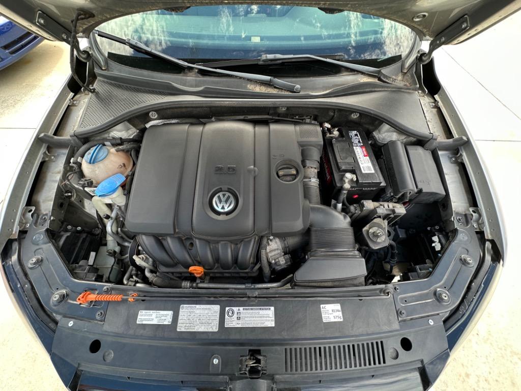 2013 Volkswagen Passat SE PZEV photo