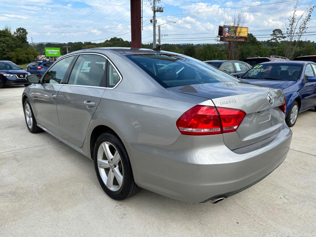 2013 Volkswagen Passat SE PZEV photo