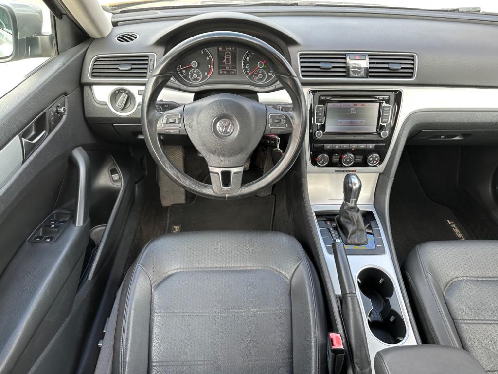 2013 Volkswagen Passat SE PZEV photo