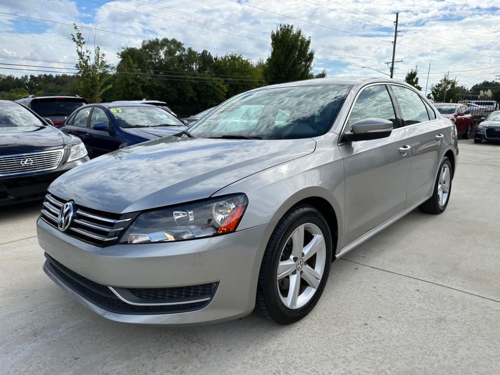 2013 Volkswagen Passat SE PZEV photo