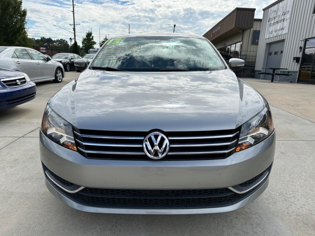 2013 Volkswagen Passat SE PZEV photo