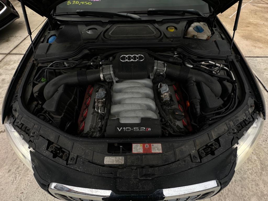 2009 Audi S8 quattro photo