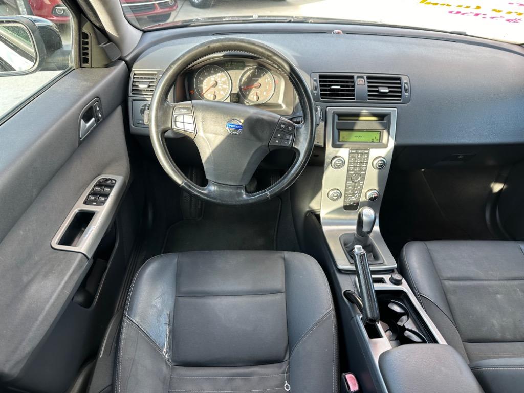 2010 Volvo S40 2.4i photo
