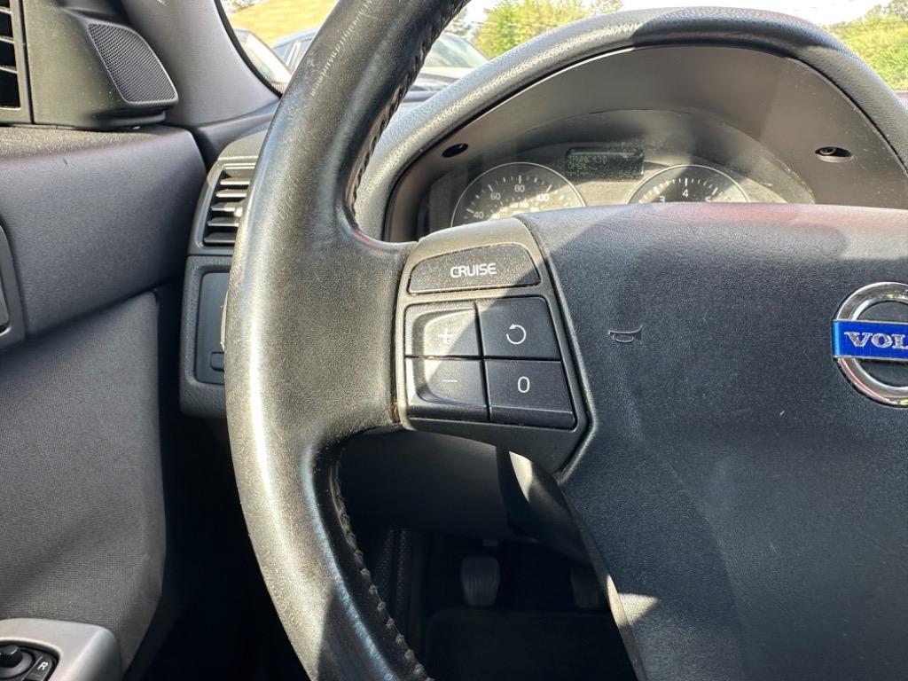 2010 Volvo S40 2.4i photo