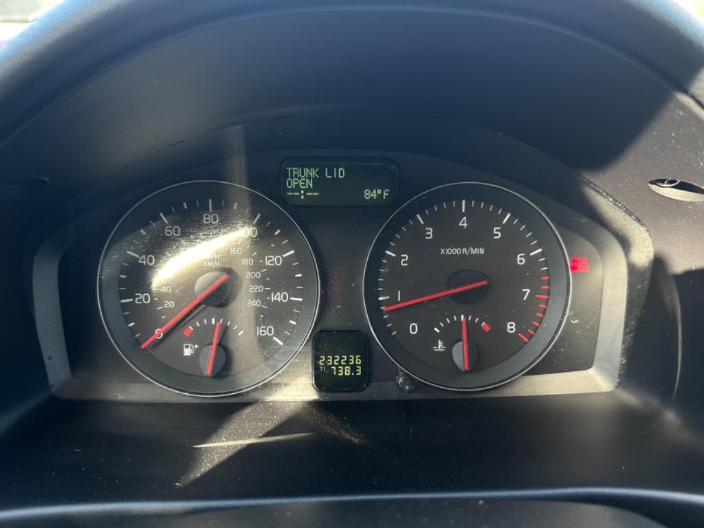2010 Volvo S40 2.4i photo