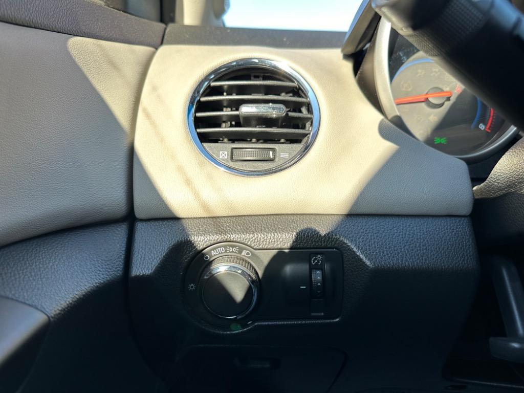 2014 Chevrolet Cruze 1LT Auto photo