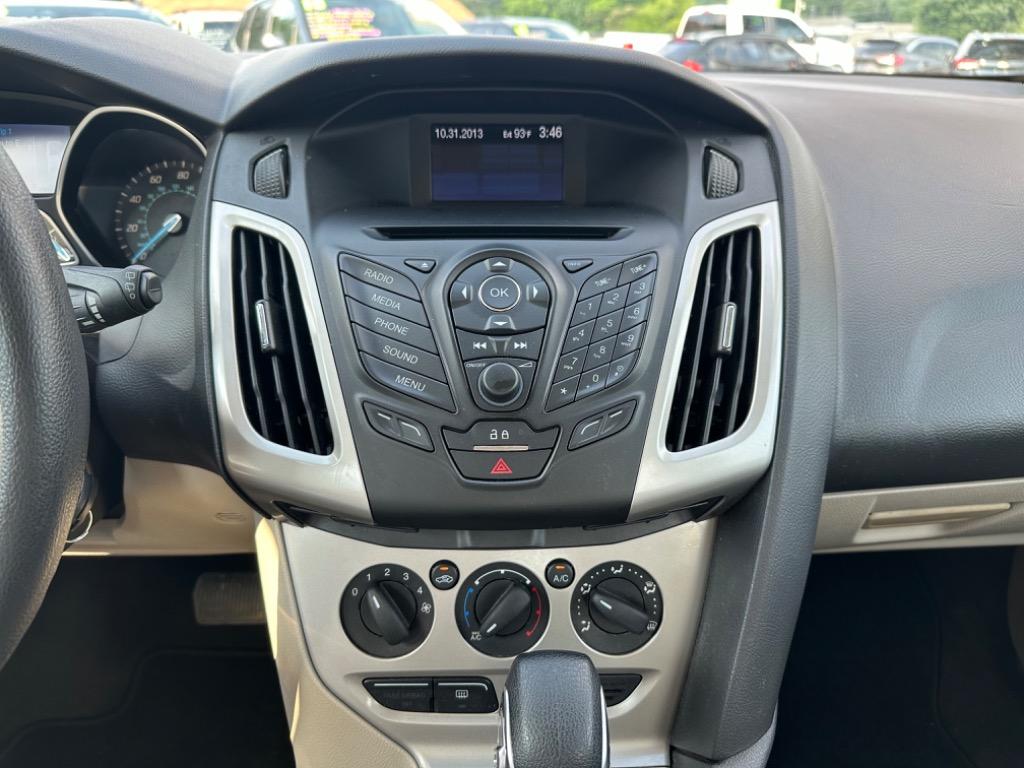 2014 Ford Focus SE photo