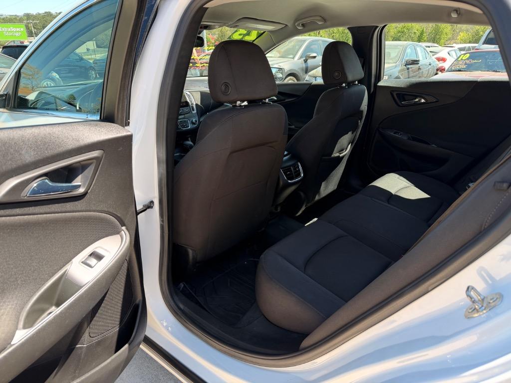 2023 Chevrolet Malibu - $12,950