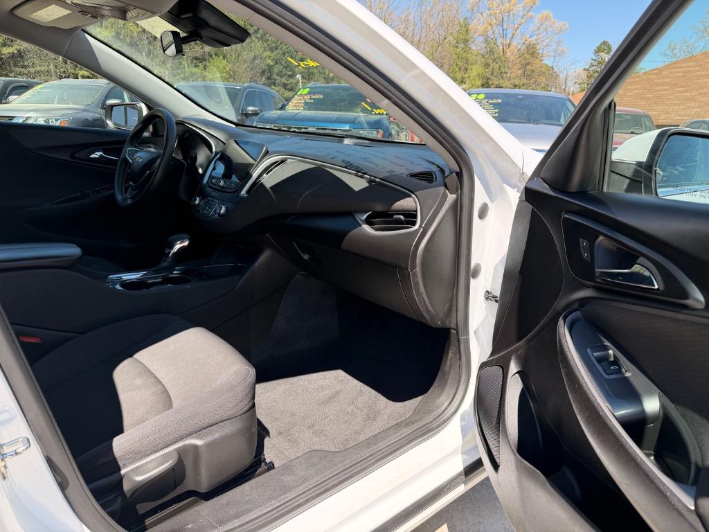 2023 Chevrolet Malibu - $12,950