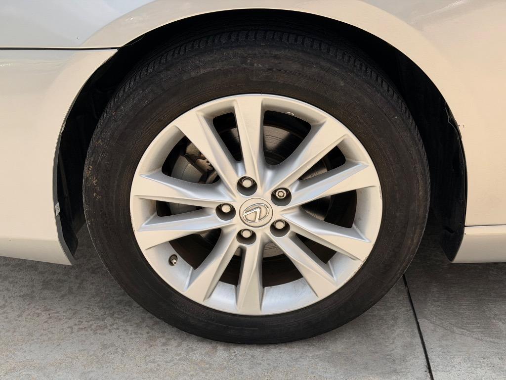 2011 Lexus ES - $11,950